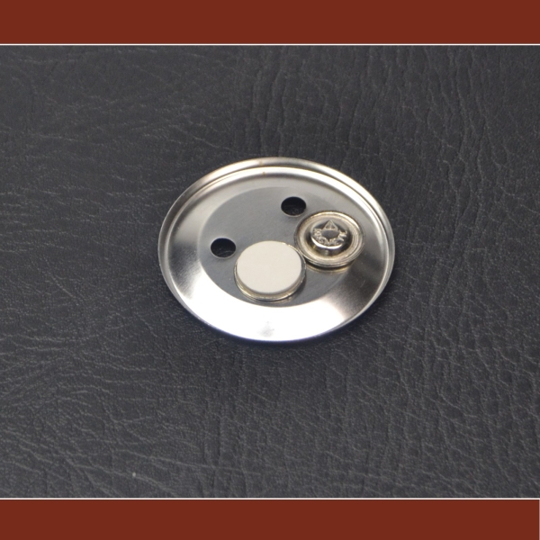Buttons with clothes magnet